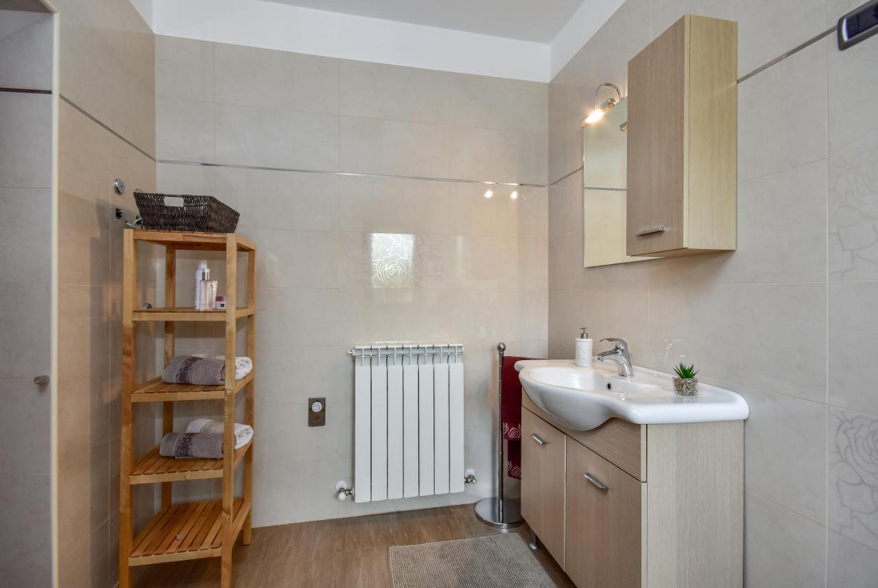 Apartman Grabar Roč Extérieur photo